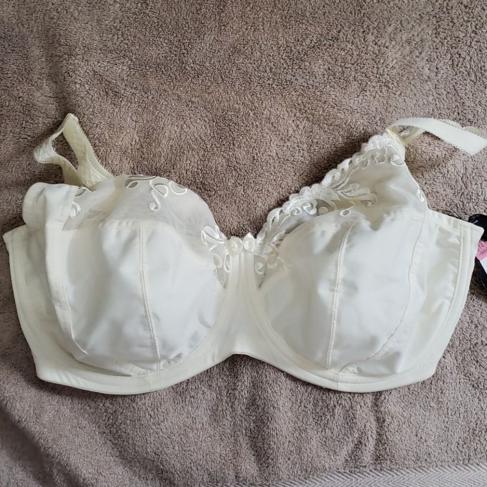 Cream with lace Bra